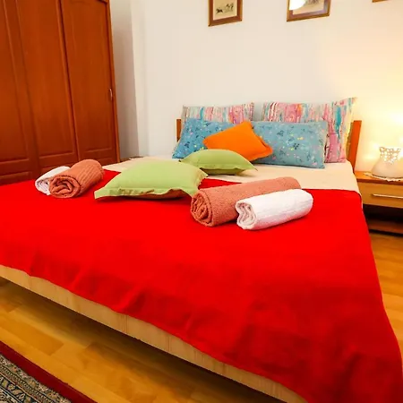 Suric Apartment *