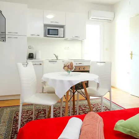 Suric Apartment *