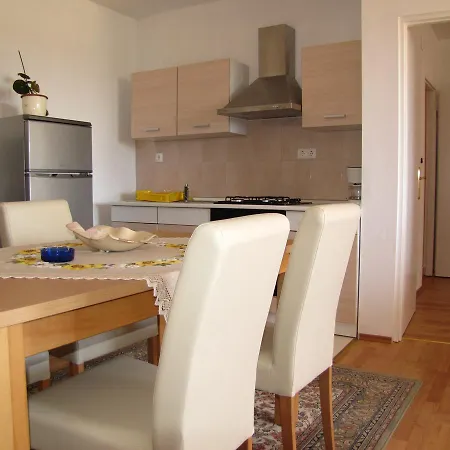 Suric Apartment *