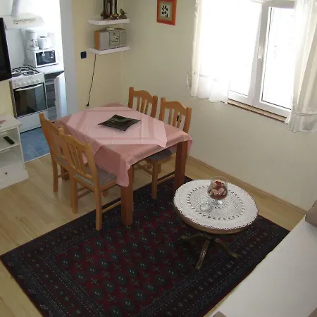 Apartment Suric *